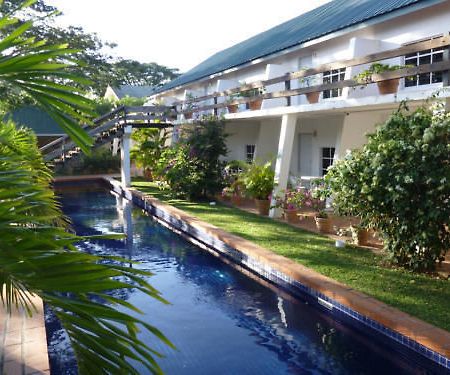 Summerland Suites Bon Accord Village Luaran gambar